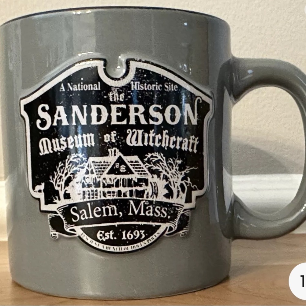 Disney Hocus Pocus The Sanderson Museum Of Witchcraft